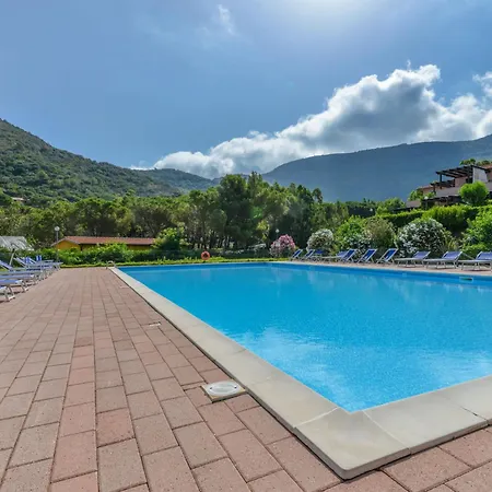 Altaluna-5 By Interhome *